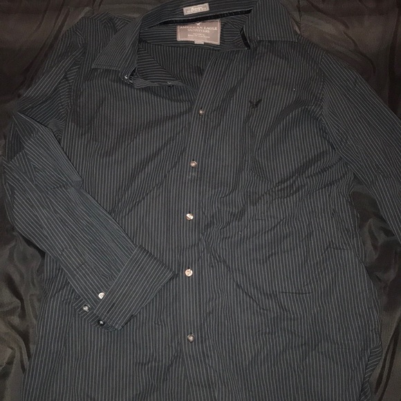 Button down - Picture 1 of 1
